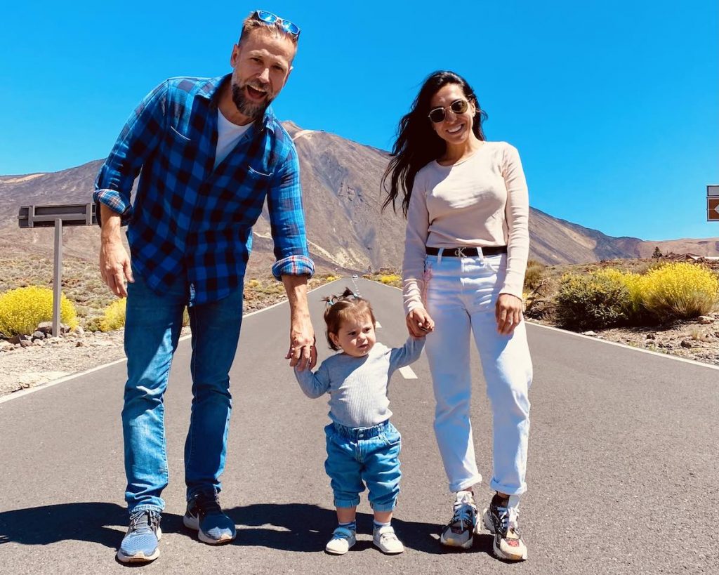 Familia en el Parque Nacional del Teide en Tenerife